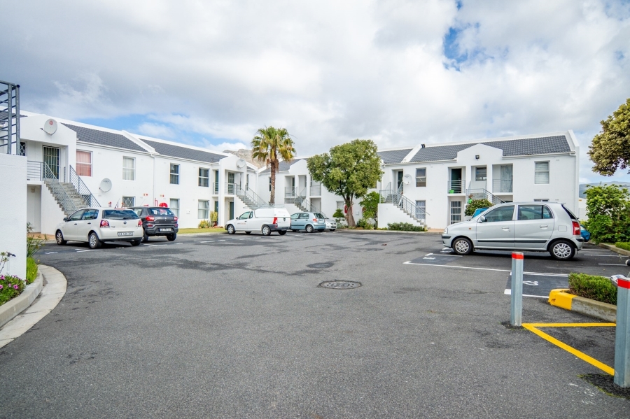 2 Bedroom Property for Sale in Marina Da Gama Western Cape